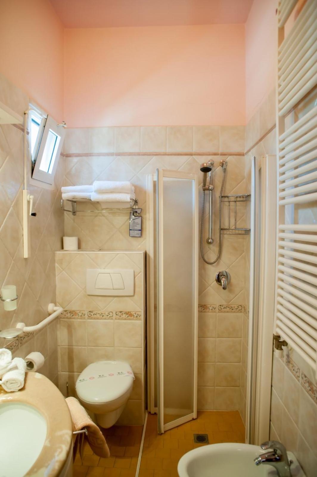 Hotel Angelini リミニ エクステリア 写真